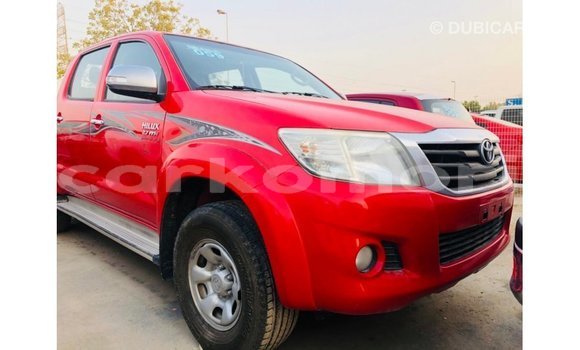 Acheter Import Voiture Toyota Hilux Rouge à Import - Dubai, Grande Comore Acheter Import Voiture Toyota Hilux Rouge à Import - Dubai, Grande Comore