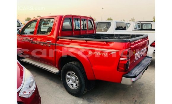 Acheter Import Voiture Toyota Hilux Rouge à Import - Dubai, Grande Comore Acheter Import Voiture Toyota Hilux Rouge à Import - Dubai, Grande Comore