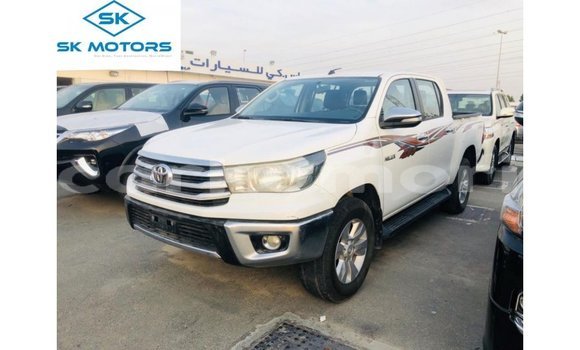 Acheter Import Voiture Toyota Hilux Blanc à Import - Dubai, Grande Comore Acheter Import Voiture Toyota Hilux Blanc à Import - Dubai, Grande Comore