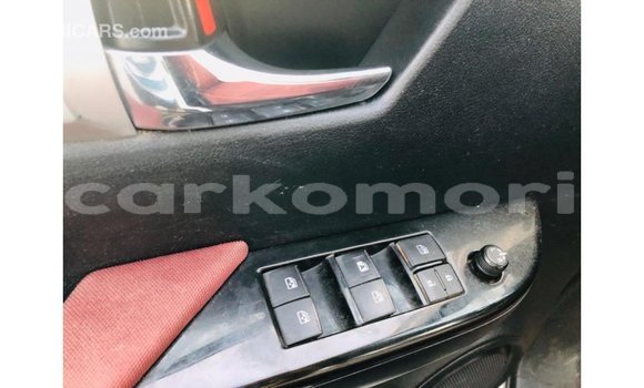 Acheter Import Voiture Toyota Hilux Blanc à Import - Dubai, Grande Comore Acheter Import Voiture Toyota Hilux Blanc à Import - Dubai, Grande Comore