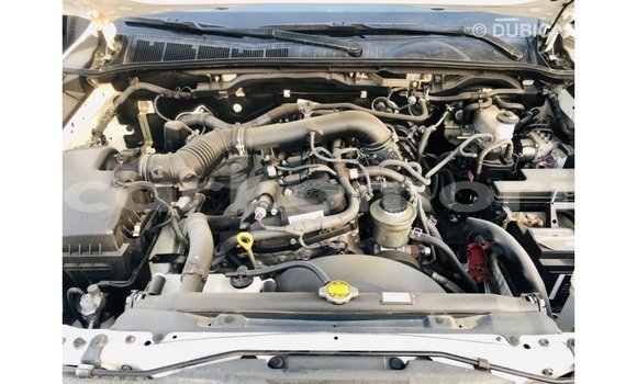 Acheter Import Voiture Toyota Hilux Blanc à Import - Dubai, Grande Comore Acheter Import Voiture Toyota Hilux Blanc à Import - Dubai, Grande Comore