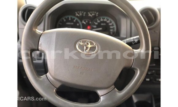 Buy Import Toyota Land Cruiser White Car in Import - Dubai in Great Comore Buy Import Toyota Land Cruiser White Car in Import - Dubai in Great Comore