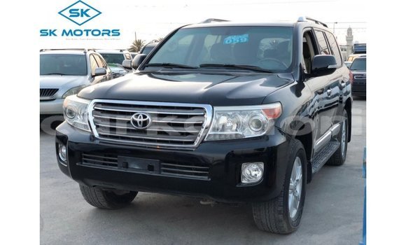 Acheter Import Voiture Toyota Land Cruiser Noir à Import - Dubai, Grande Comore Acheter Import Voiture Toyota Land Cruiser Noir à Import - Dubai, Grande Comore