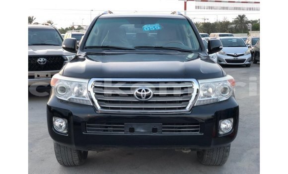 Acheter Import Voiture Toyota Land Cruiser Noir à Import - Dubai, Grande Comore Acheter Import Voiture Toyota Land Cruiser Noir à Import - Dubai, Grande Comore