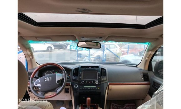 Acheter Import Voiture Toyota Land Cruiser Noir à Import - Dubai, Grande Comore Acheter Import Voiture Toyota Land Cruiser Noir à Import - Dubai, Grande Comore