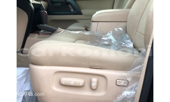 Acheter Import Voiture Toyota Land Cruiser Noir à Import - Dubai, Grande Comore Acheter Import Voiture Toyota Land Cruiser Noir à Import - Dubai, Grande Comore