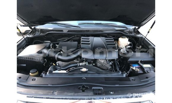 Acheter Import Voiture Toyota Land Cruiser Noir à Import - Dubai, Grande Comore Acheter Import Voiture Toyota Land Cruiser Noir à Import - Dubai, Grande Comore