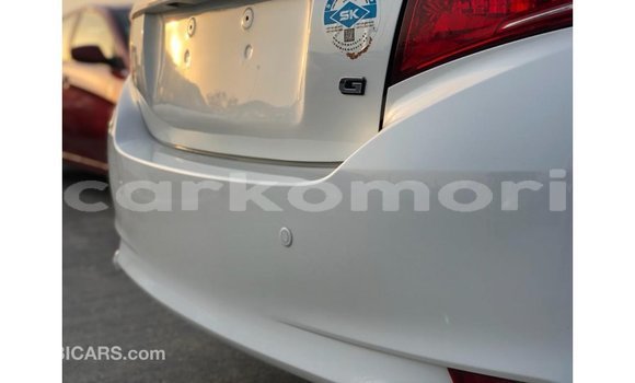 Acheter Import Voiture Toyota Yaris Blanc à Import - Dubai, Grande Comore Acheter Import Voiture Toyota Yaris Blanc à Import - Dubai, Grande Comore