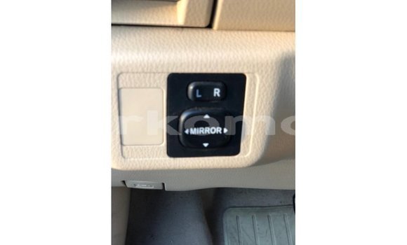 Acheter Import Voiture Toyota Yaris Blanc à Import - Dubai, Grande Comore Acheter Import Voiture Toyota Yaris Blanc à Import - Dubai, Grande Comore