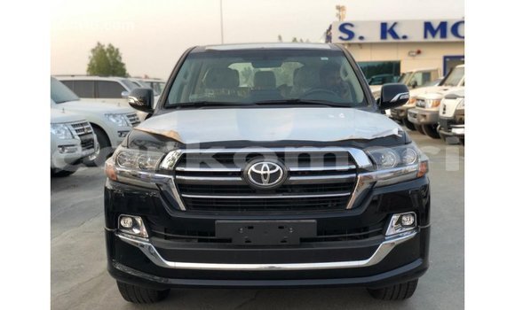 Acheter Import Voiture Toyota Land Cruiser Noir à Import - Dubai, Grande Comore Acheter Import Voiture Toyota Land Cruiser Noir à Import - Dubai, Grande Comore