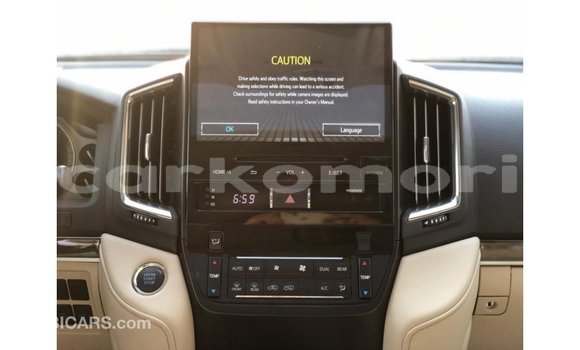 Acheter Import Voiture Toyota Land Cruiser Noir à Import - Dubai, Grande Comore Acheter Import Voiture Toyota Land Cruiser Noir à Import - Dubai, Grande Comore