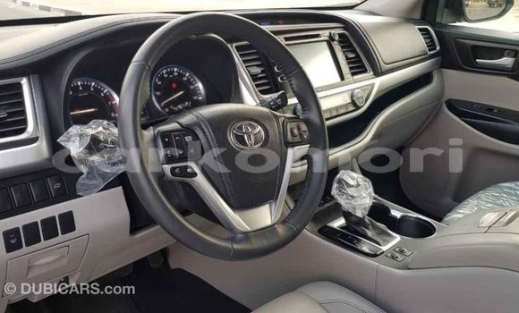 Acheter Import Voiture Toyota Highlander Noir à Import - Dubai, Grande Comore Acheter Import Voiture Toyota Highlander Noir à Import - Dubai, Grande Comore