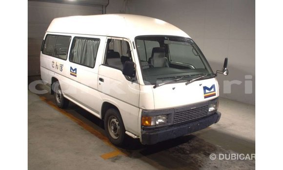 Acheter Import Voiture Nissan Caravan Blanc à Import - Dubai, Grande Comore Acheter Import Voiture Nissan Caravan Blanc à Import - Dubai, Grande Comore