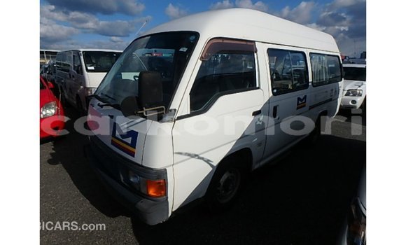 Acheter Import Voiture Nissan Caravan Blanc à Import - Dubai, Grande Comore Acheter Import Voiture Nissan Caravan Blanc à Import - Dubai, Grande Comore