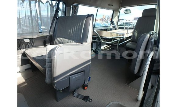 Acheter Import Voiture Nissan Caravan Blanc à Import - Dubai, Grande Comore Acheter Import Voiture Nissan Caravan Blanc à Import - Dubai, Grande Comore