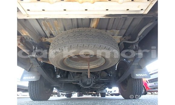 Acheter Import Voiture Nissan Caravan Blanc à Import - Dubai, Grande Comore Acheter Import Voiture Nissan Caravan Blanc à Import - Dubai, Grande Comore