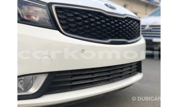 Acheter Import Voiture Kia Cerato Blanc à Import - Dubai, Grande Comore Acheter Import Voiture Kia Cerato Blanc à Import - Dubai, Grande Comore
