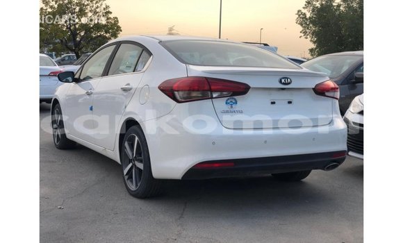 Acheter Import Voiture Kia Cerato Blanc à Import - Dubai, Grande Comore Acheter Import Voiture Kia Cerato Blanc à Import - Dubai, Grande Comore