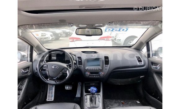 Acheter Import Voiture Kia Cerato Blanc à Import - Dubai, Grande Comore Acheter Import Voiture Kia Cerato Blanc à Import - Dubai, Grande Comore