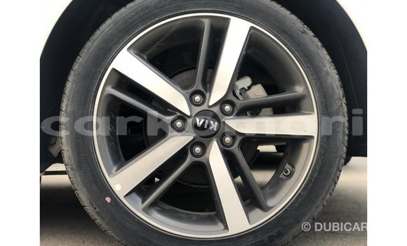Acheter Import Voiture Kia Cerato Blanc à Import - Dubai, Grande Comore Acheter Import Voiture Kia Cerato Blanc à Import - Dubai, Grande Comore