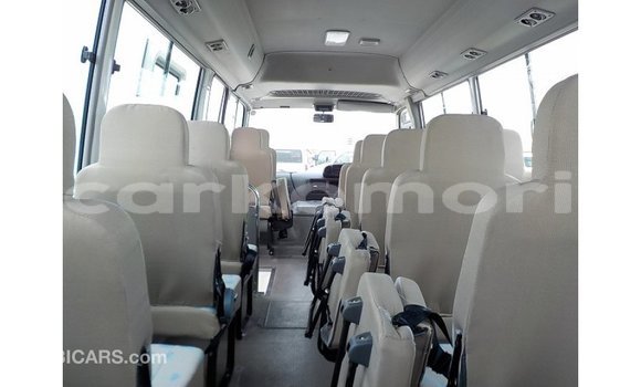 Acheter Import Voiture Toyota Coaster Blanc à Import - Dubai, Grande Comore Acheter Import Voiture Toyota Coaster Blanc à Import - Dubai, Grande Comore