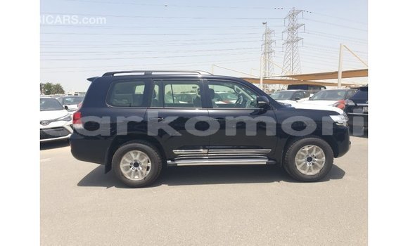 Acheter Import Voiture Toyota Land Cruiser Noir à Import - Dubai, Grande Comore Acheter Import Voiture Toyota Land Cruiser Noir à Import - Dubai, Grande Comore