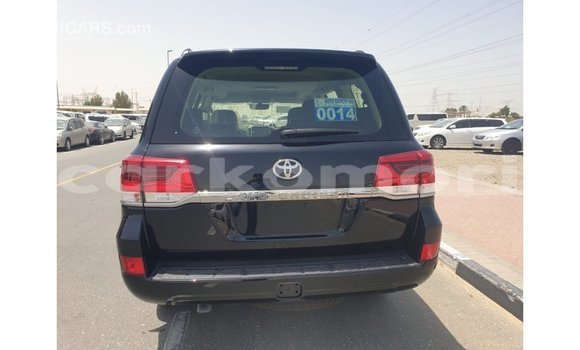 Acheter Import Voiture Toyota Land Cruiser Noir à Import - Dubai, Grande Comore Acheter Import Voiture Toyota Land Cruiser Noir à Import - Dubai, Grande Comore