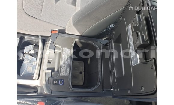 Acheter Import Voiture Toyota Land Cruiser Noir à Import - Dubai, Grande Comore Acheter Import Voiture Toyota Land Cruiser Noir à Import - Dubai, Grande Comore