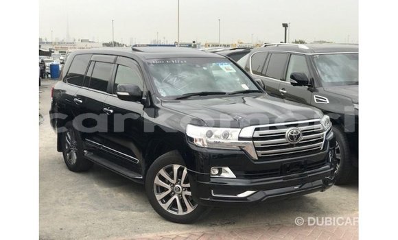 Acheter Import Voiture Toyota Land Cruiser Noir à Import - Dubai, Grande Comore Acheter Import Voiture Toyota Land Cruiser Noir à Import - Dubai, Grande Comore
