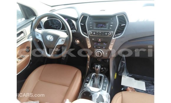 Buy Import Hyundai Santa Fe White Car in Import - Dubai in Great Comore Buy Import Hyundai Santa Fe White Car in Import - Dubai in Great Comore
