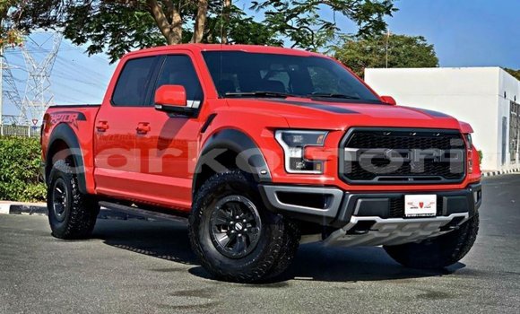 Acheter Import Voiture Ford Club Wagon Rouge à Import - Dubai, Grande Comore Acheter Import Voiture Ford Club Wagon Rouge à Import - Dubai, Grande Comore