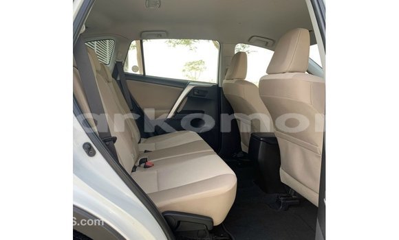 Buy Import Toyota 4Runner White Car in Import - Dubai in Great Comore Buy Import Toyota 4Runner White Car in Import - Dubai in Great Comore