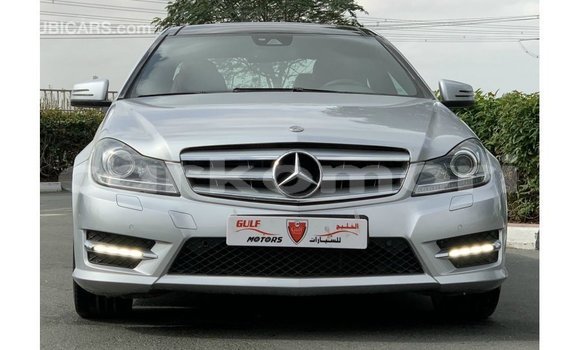Buy Import Mercedes-Benz 190 Other Car in Import - Dubai in Great Comore Buy Import Mercedes-Benz 190 Other Car in Import - Dubai in Great Comore