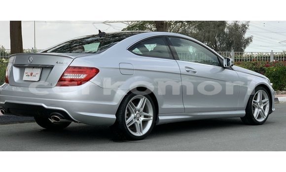 Buy Import Mercedes-Benz 190 Other Car in Import - Dubai in Great Comore Buy Import Mercedes-Benz 190 Other Car in Import - Dubai in Great Comore