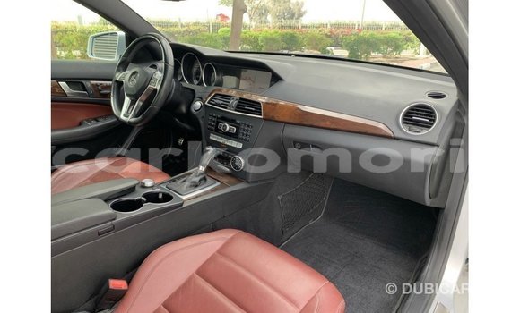 Buy Import Mercedes-Benz 190 Other Car in Import - Dubai in Great Comore Buy Import Mercedes-Benz 190 Other Car in Import - Dubai in Great Comore