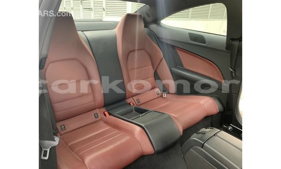 Buy Import Mercedes-Benz 190 Other Car in Import - Dubai in Great Comore Buy Import Mercedes-Benz 190 Other Car in Import - Dubai in Great Comore