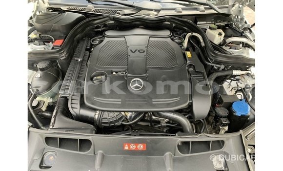 Buy Import Mercedes-Benz 190 Other Car in Import - Dubai in Great Comore Buy Import Mercedes-Benz 190 Other Car in Import - Dubai in Great Comore