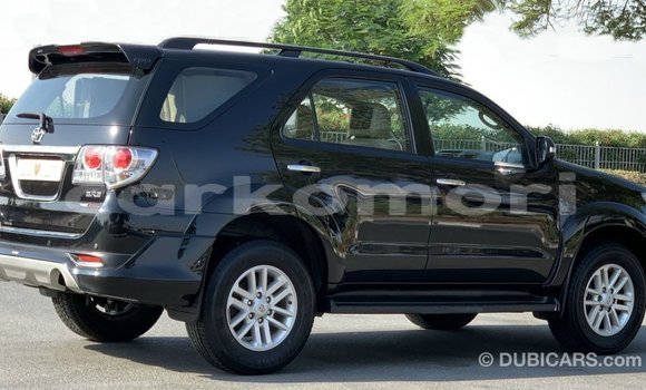 Acheter Import Voiture Toyota Fortuner Noir à Import - Dubai, Grande Comore Acheter Import Voiture Toyota Fortuner Noir à Import - Dubai, Grande Comore