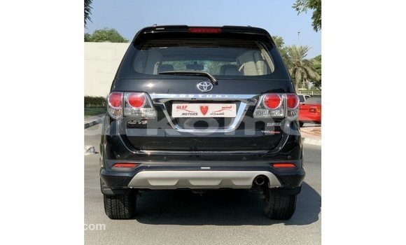 Acheter Import Voiture Toyota Fortuner Noir à Import - Dubai, Grande Comore Acheter Import Voiture Toyota Fortuner Noir à Import - Dubai, Grande Comore