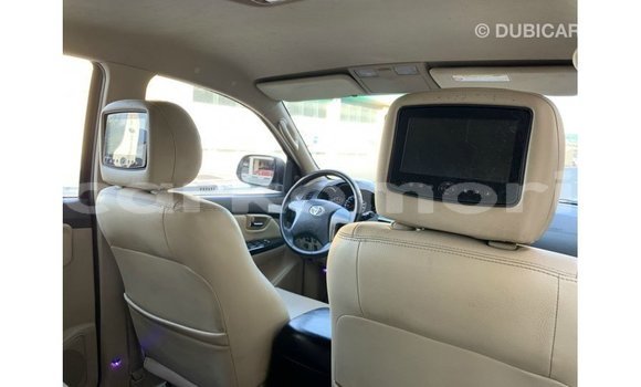 Acheter Import Voiture Toyota Fortuner Noir à Import - Dubai, Grande Comore Acheter Import Voiture Toyota Fortuner Noir à Import - Dubai, Grande Comore