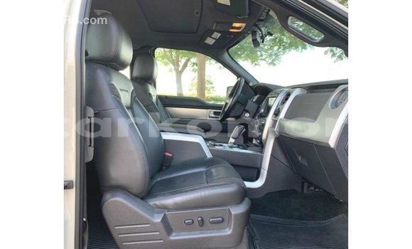 Buy Import Ford Club Wagon Beige Car in Import - Dubai in Great Comore Buy Import Ford Club Wagon Beige Car in Import - Dubai in Great Comore