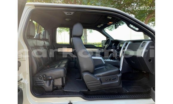 Buy Import Ford Club Wagon Beige Car in Import - Dubai in Great Comore Buy Import Ford Club Wagon Beige Car in Import - Dubai in Great Comore