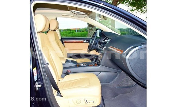 Acheter Import Voiture Audi Q7 Noir à Import - Dubai, Grande Comore Acheter Import Voiture Audi Q7 Noir à Import - Dubai, Grande Comore