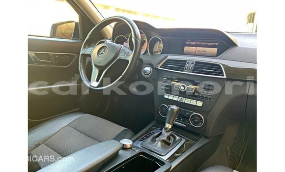 Buy Import Mercedes-Benz 200 Blue Car in Import - Dubai in Great Comore Buy Import Mercedes-Benz 200 Blue Car in Import - Dubai in Great Comore