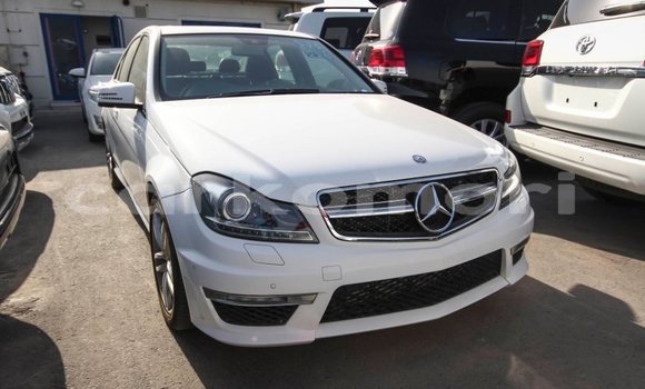 Buy Import Mercedes-Benz 200 White Car in Import - Dubai in Great Comore Buy Import Mercedes-Benz 200 White Car in Import - Dubai in Great Comore