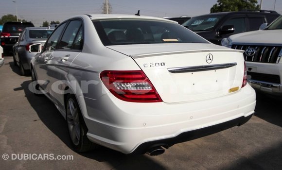 Buy Import Mercedes-Benz 200 White Car in Import - Dubai in Great Comore Buy Import Mercedes-Benz 200 White Car in Import - Dubai in Great Comore