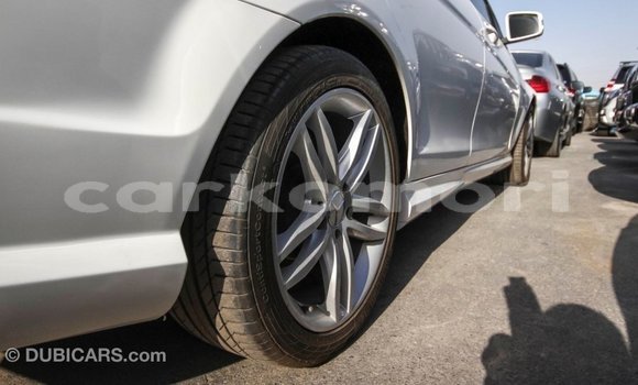 Buy Import Mercedes-Benz 200 White Car in Import - Dubai in Great Comore Buy Import Mercedes-Benz 200 White Car in Import - Dubai in Great Comore