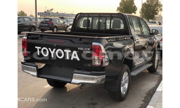 Acheter Import Voiture Toyota Hilux Noir à Import - Dubai, Grande Comore Acheter Import Voiture Toyota Hilux Noir à Import - Dubai, Grande Comore