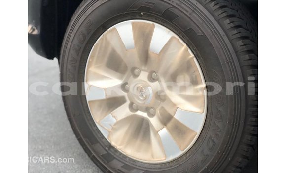 Acheter Import Voiture Toyota Hilux Noir à Import - Dubai, Grande Comore Acheter Import Voiture Toyota Hilux Noir à Import - Dubai, Grande Comore