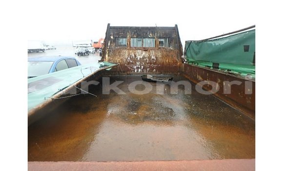 Acheter Import Voiture Nissan 350Z Marron à Import - Dubai, Grande Comore Acheter Import Voiture Nissan 350Z Marron à Import - Dubai, Grande Comore